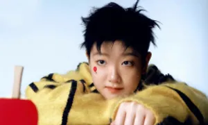 Nhà vô địch Olympic gây sốt khi làm mẫu ảnh